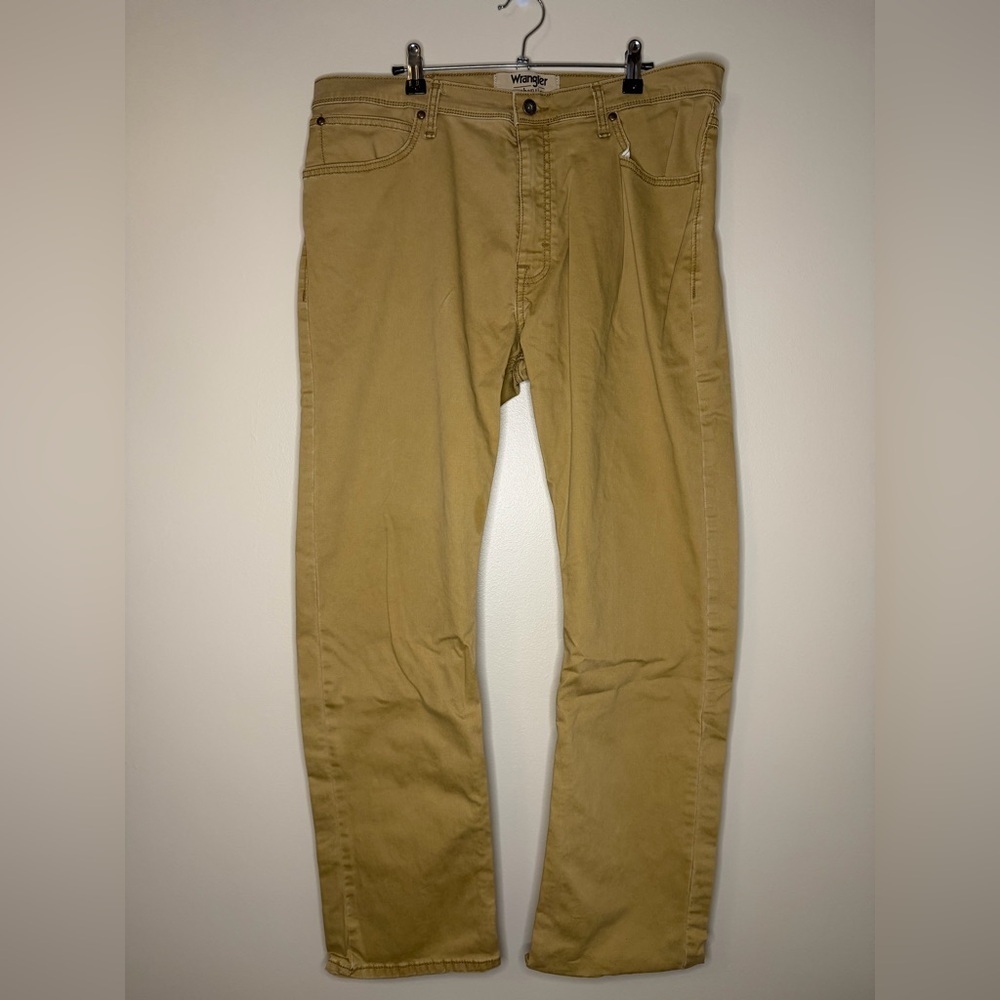 Wrangler Authentics 36x30 Khaki Pants